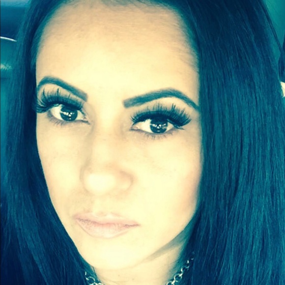 Meet your Posher, Angeliegh - Picture 3 of 3